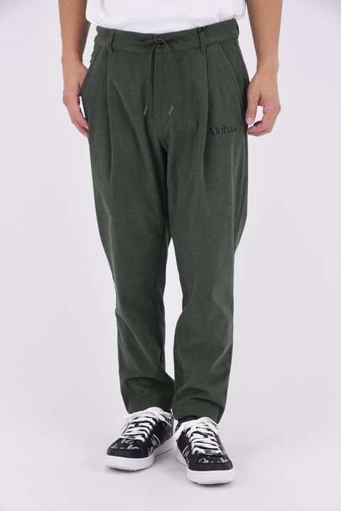 Uka Corduroy Trousers / コーデュロイ テーパードシルエット ワンタックトラウザー (オリーブ)