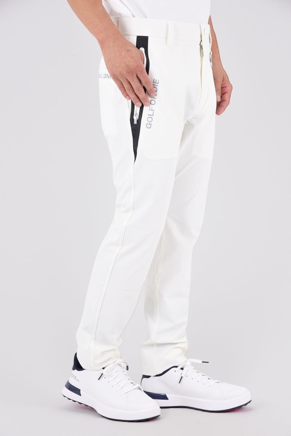 【26AW】 VANGUARD HYPER STRETCH PANTS / ストレッチナイロン シルバーレタープリント ロングパンツ (ホワイト)