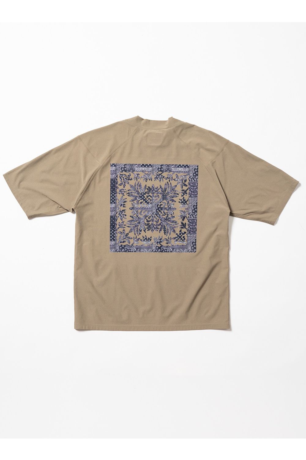 【2026SS】 SURF Mockneck S/S(TI LEAF Paisley) / バックプリント モックネックTシャツ (セージ) (4月入荷予定)