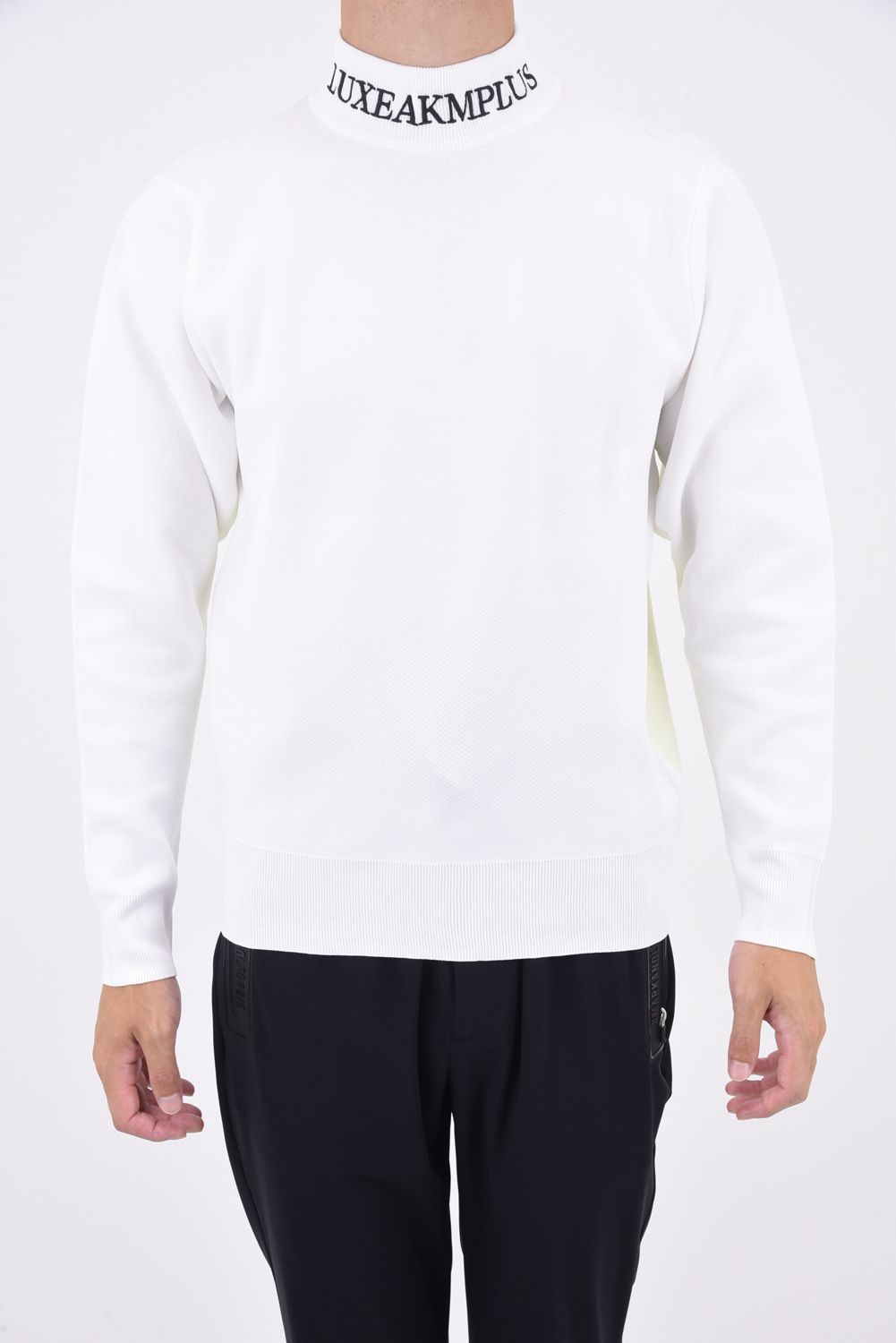 LIGHTWEIGHT LOGO KNIT / ブランドロゴ ライトウエイト ロングスリーブ ハイネック ニット ホワイト