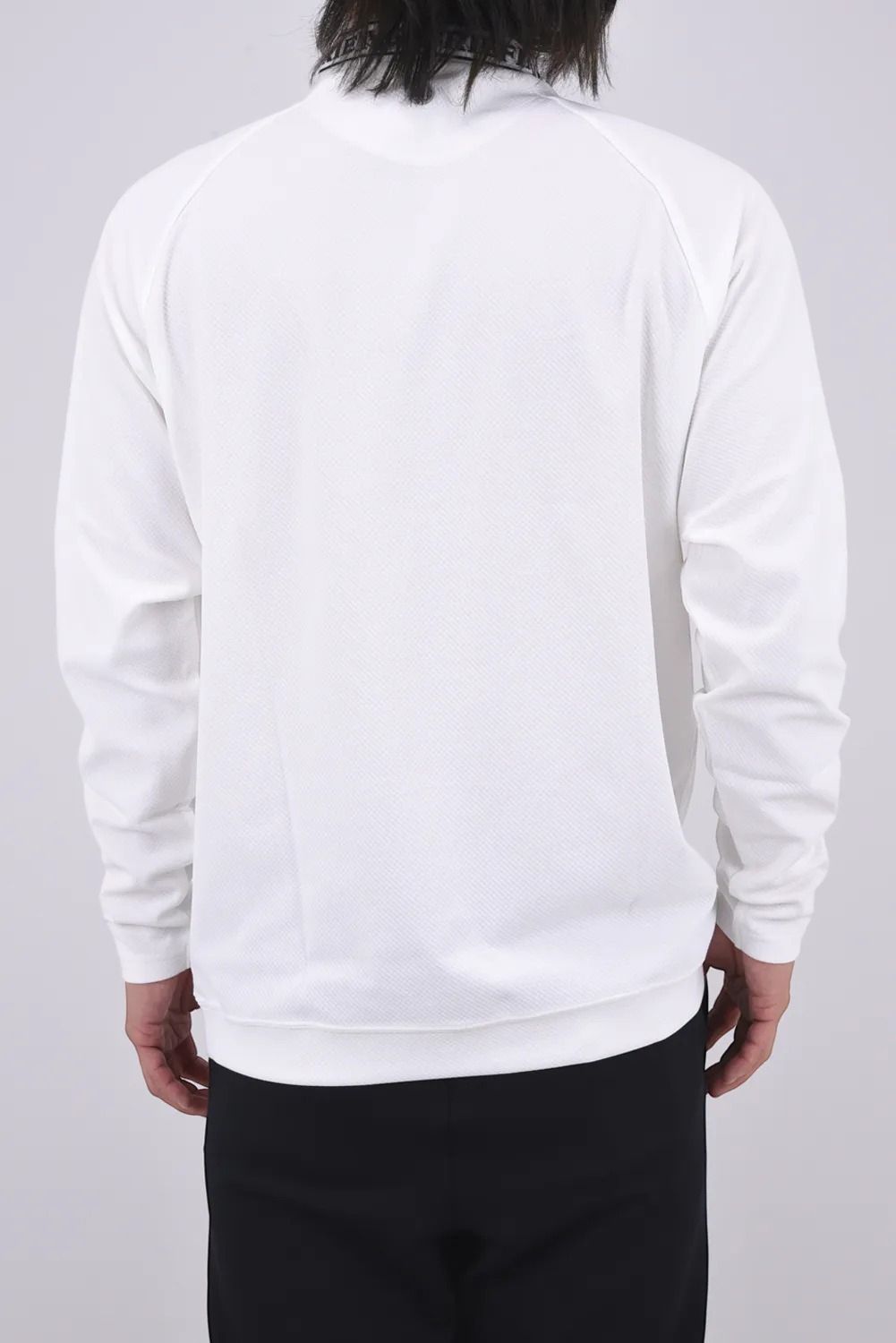 【26AW】 MEN’S NECK LOGO LS HIGHNECK / カラーロゴ 長袖モックネックTシャツ (ホワイト)