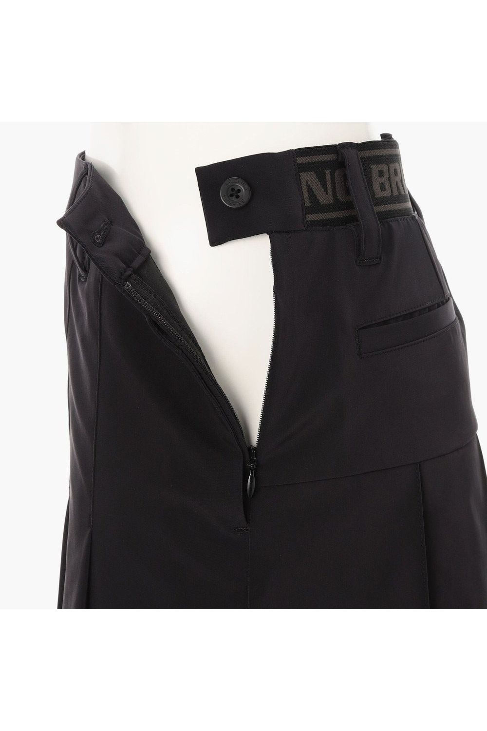 【26SS】【レディース】 WOMEN’S WR NYLON 3D LOGO PLEATED SKIRT / ナイロンストレッチ 3Dロゴ プリーツスカート (ブラック)