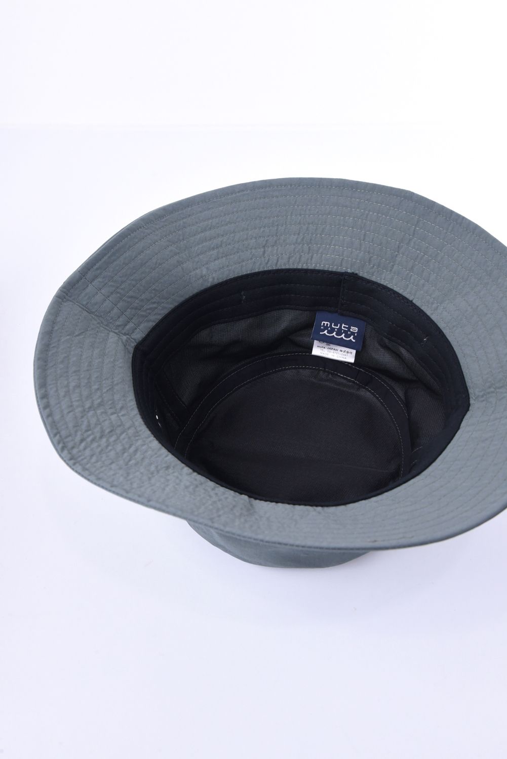 muta - M LOGO BUCKET HAT / Mロゴ バケットハット (ブラック