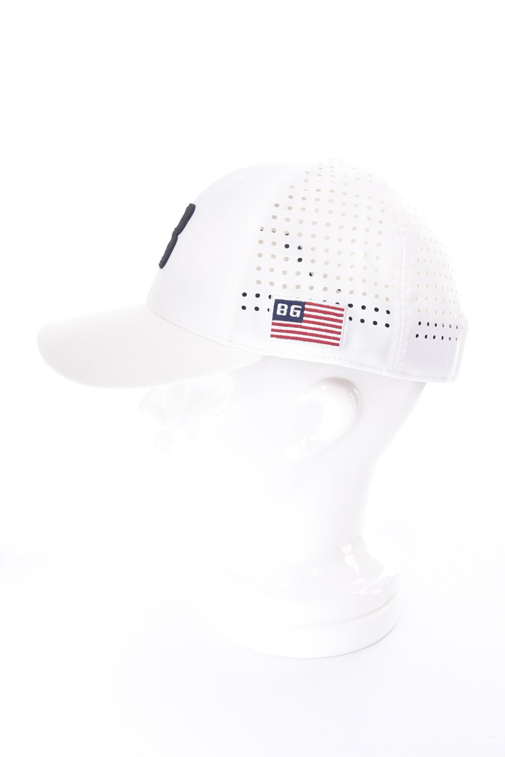 【26SS】 MEN’S PUNCHING MESH INITIAL CAP / イニシャルワッペン パンチングメッシュキャップ (ホワイト)