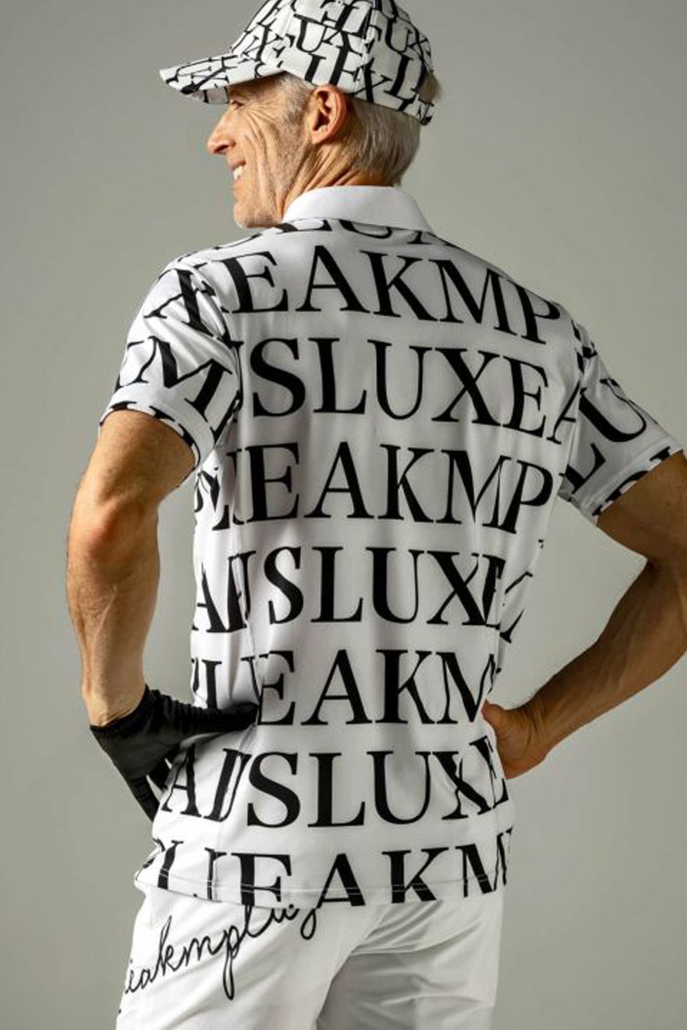 HORIZONTAL PATTERN LOGO POLO SHIRTS / 襟ロゴ 総柄 半袖ポロシャツ ホワイト