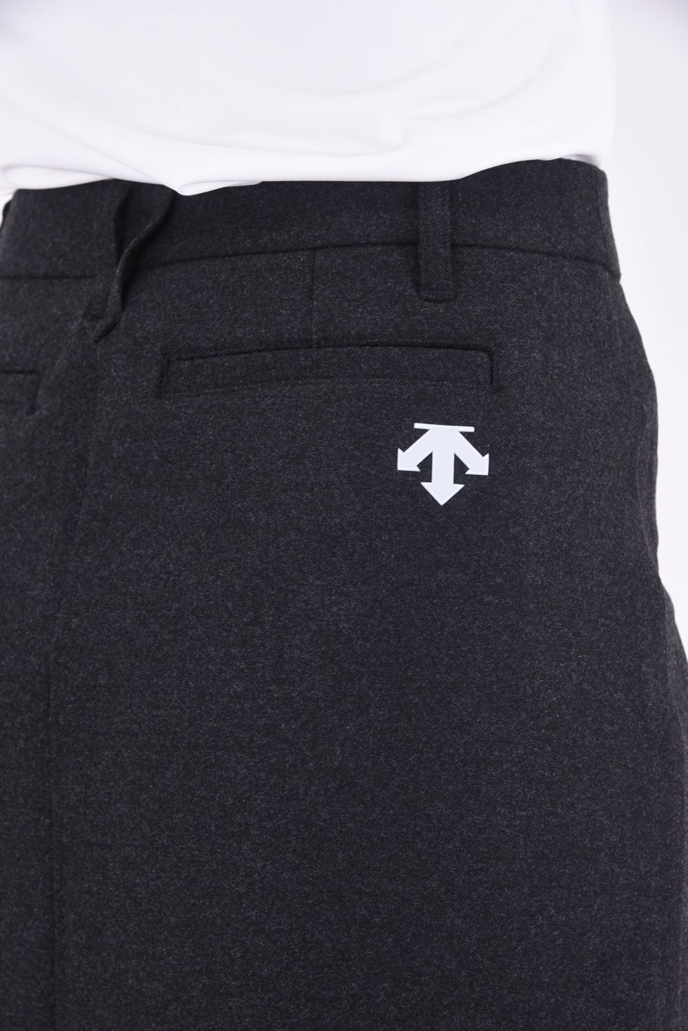 【レディース】 デサントロゴ 起毛スカート (ブラック)