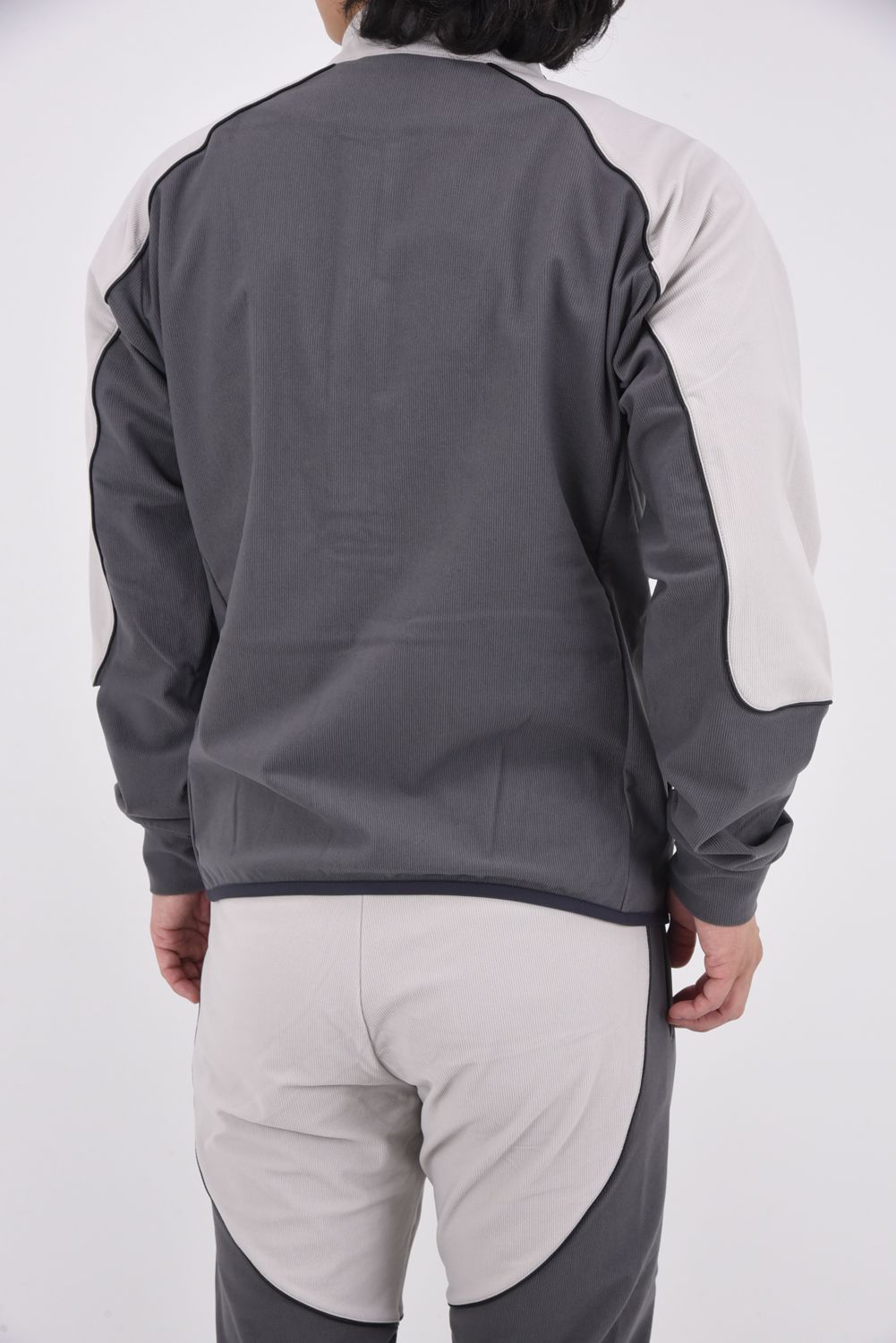 ZOOM STRETCH PERFONAMCE JACKET / 高機能フリース素材 ブランドロゴ刺繍 パイピング ウォームジャケット (グレー)