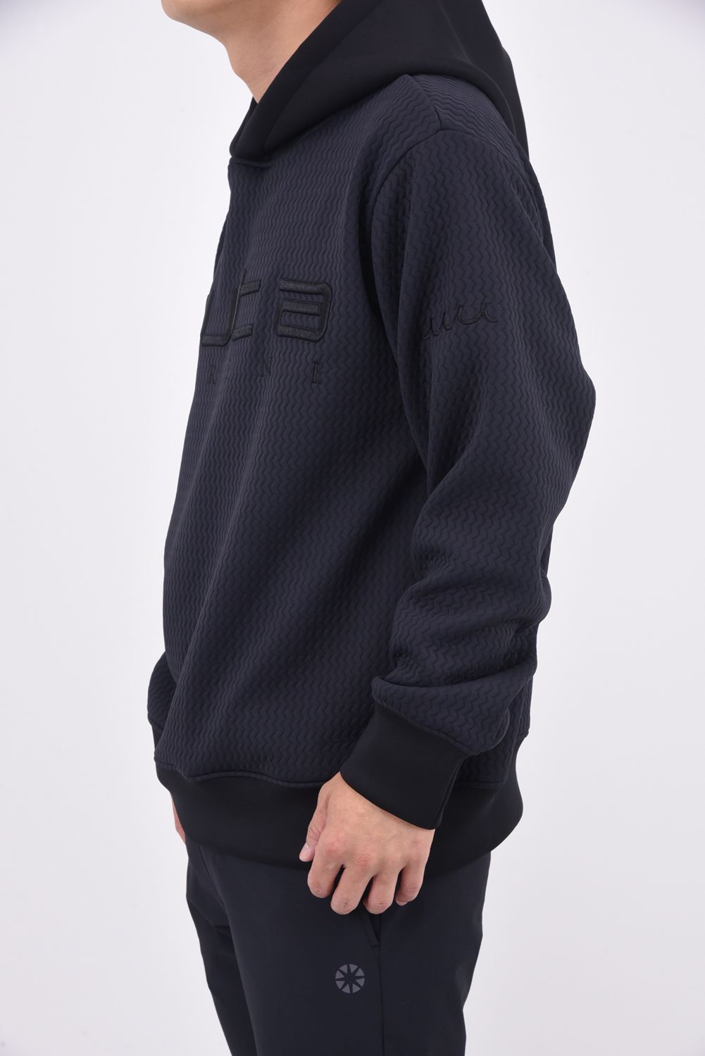 【25AW】 BLISTER JACQUARD PARKA / ブリスタージャカード ブランドロゴ プルオーバーパーカー (ブラック)