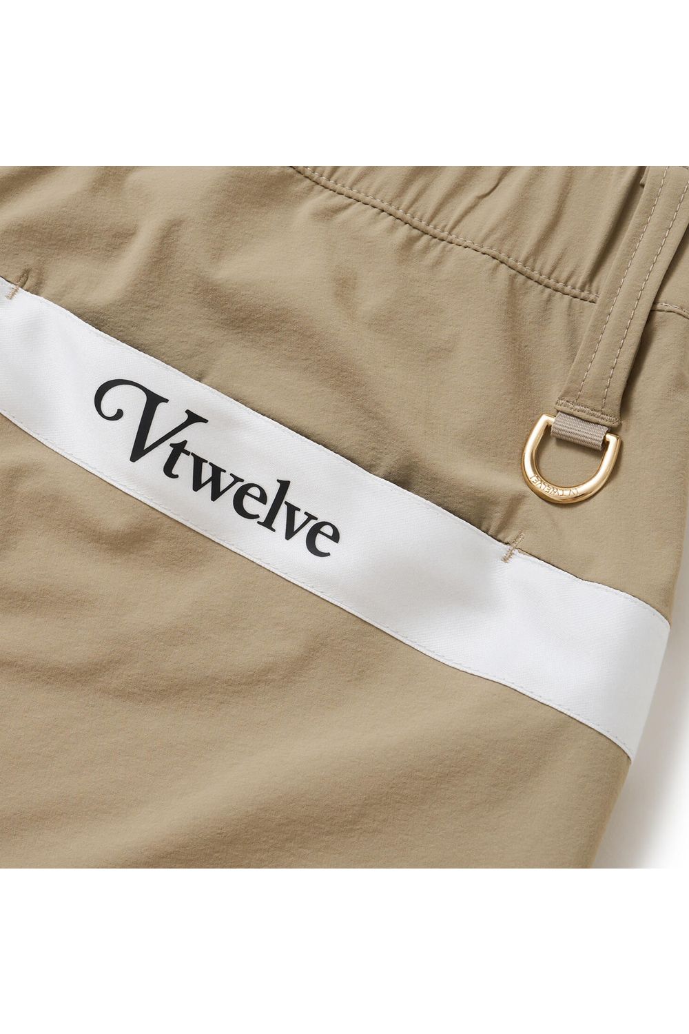 【26SS】 OZ SHORTS / ストレッチナイロン バックロゴライン ショートパンツ (ベージュ)