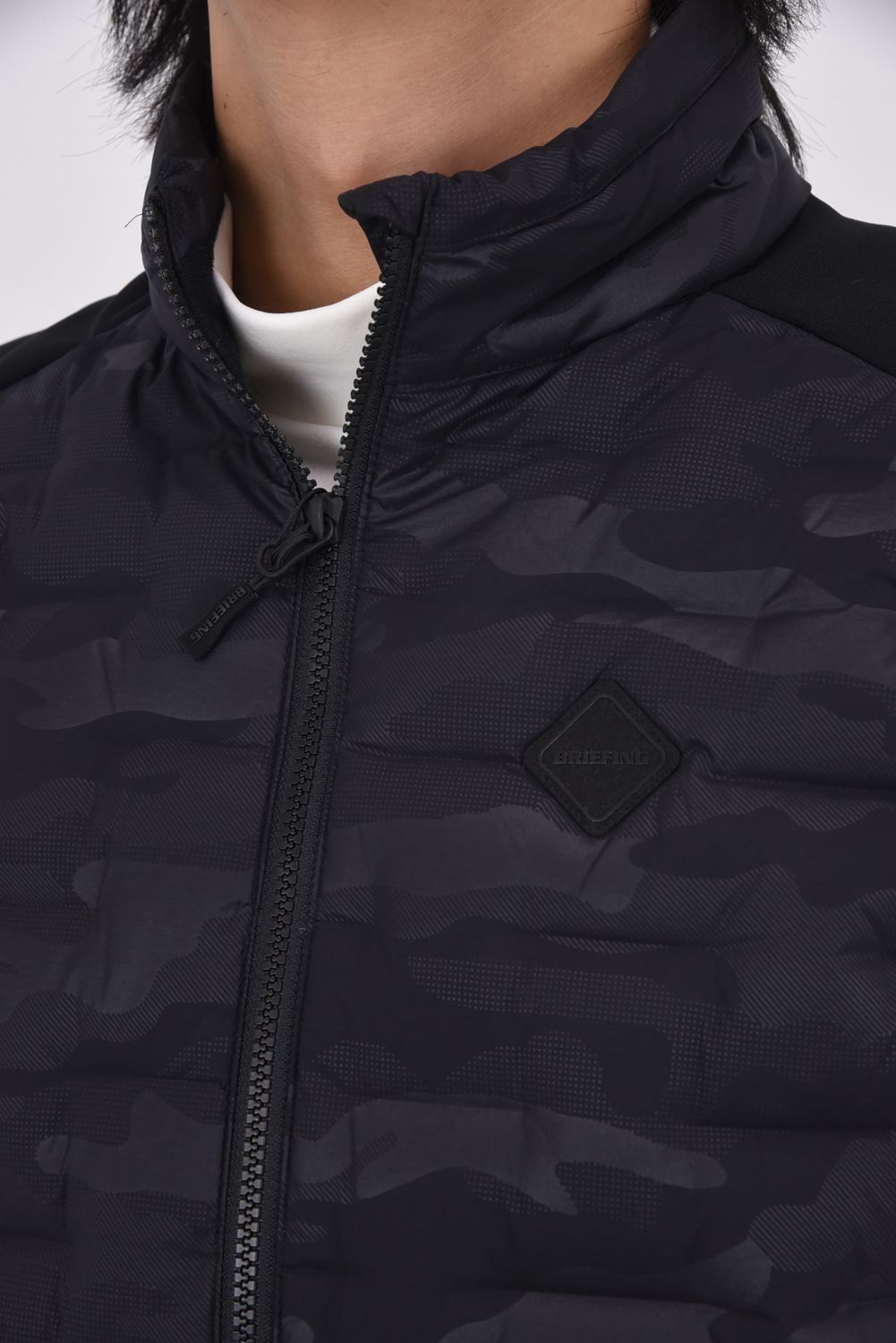 【25AW】 MEN'S HYBRID DOWN VEST / ストレッチタフタ ダイヤモンドロゴ ハイブリッドダウンベスト (ブラック/カモ)