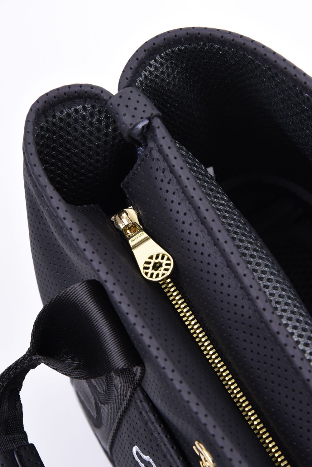 【GOSSIP GOLF別注】 “8” PLATE CONTINUA PARTITION TOTE BAG / 8プレート パンチングエシカルレザー パーテーションバッグ (ブラック)