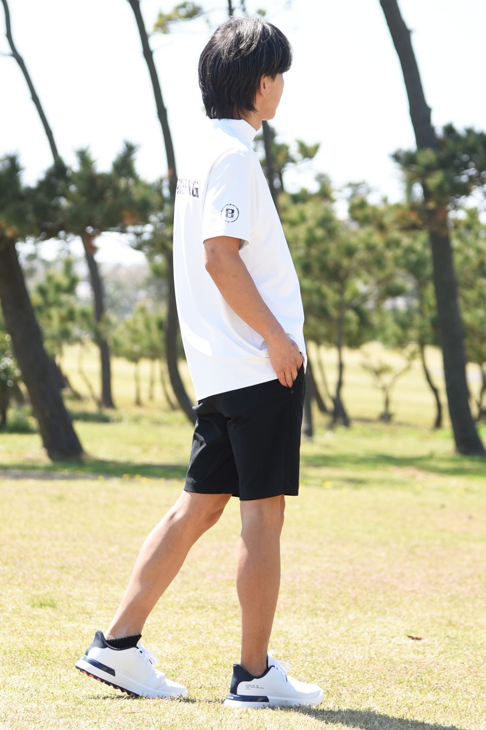 【BRIEFING GOLF】 ホワイトの別注モックを使用したスタイリング