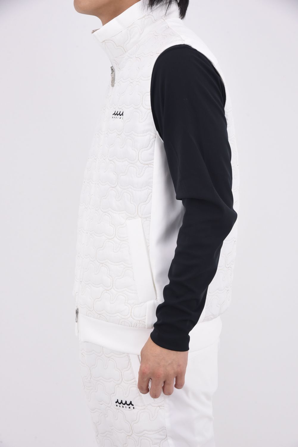 【25AW】 GEOMETRIC WAVE QUILTING BEST / ジオメトリックウェーブ ハイブリッドキルティングベスト (ホワイト)