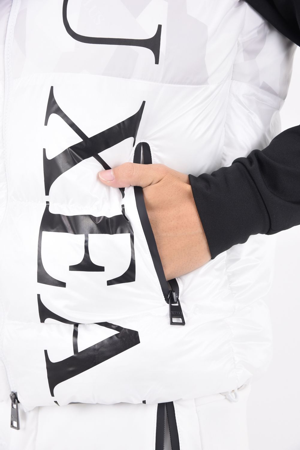 VERTICAL LOGO VEST / バーチカル ロゴ ベスト (ホワイトカモ)
