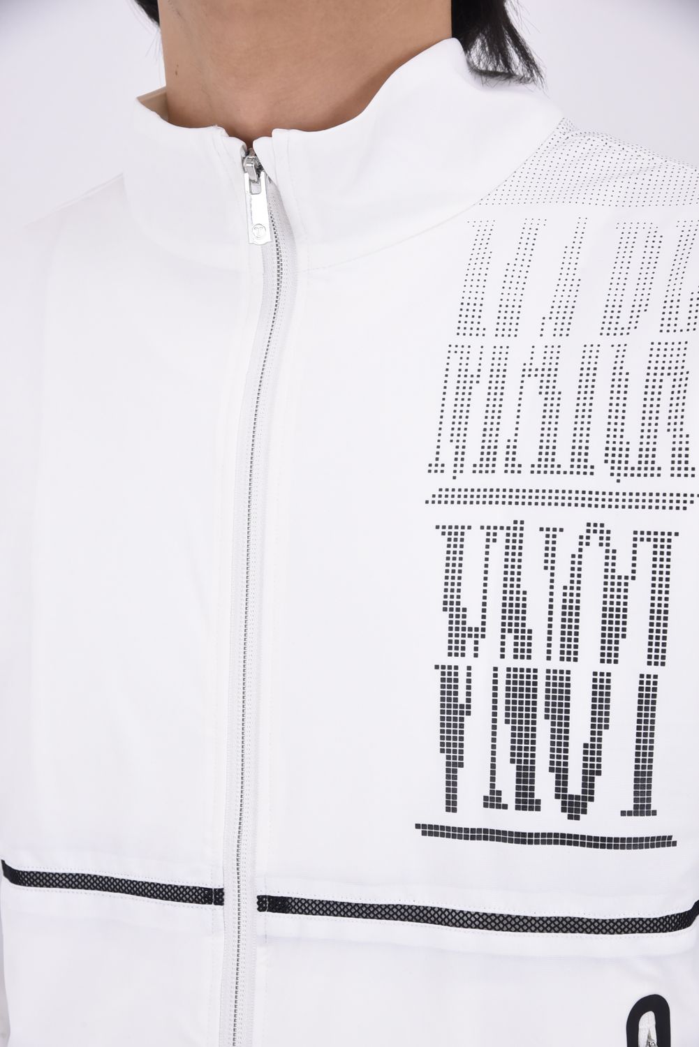 【26SS】【T-LINE】 GRADIENT PERFORMANCE JACKET / モノトーン ポリエステルトリコット ハイストレッチジャケット (ホワイト)