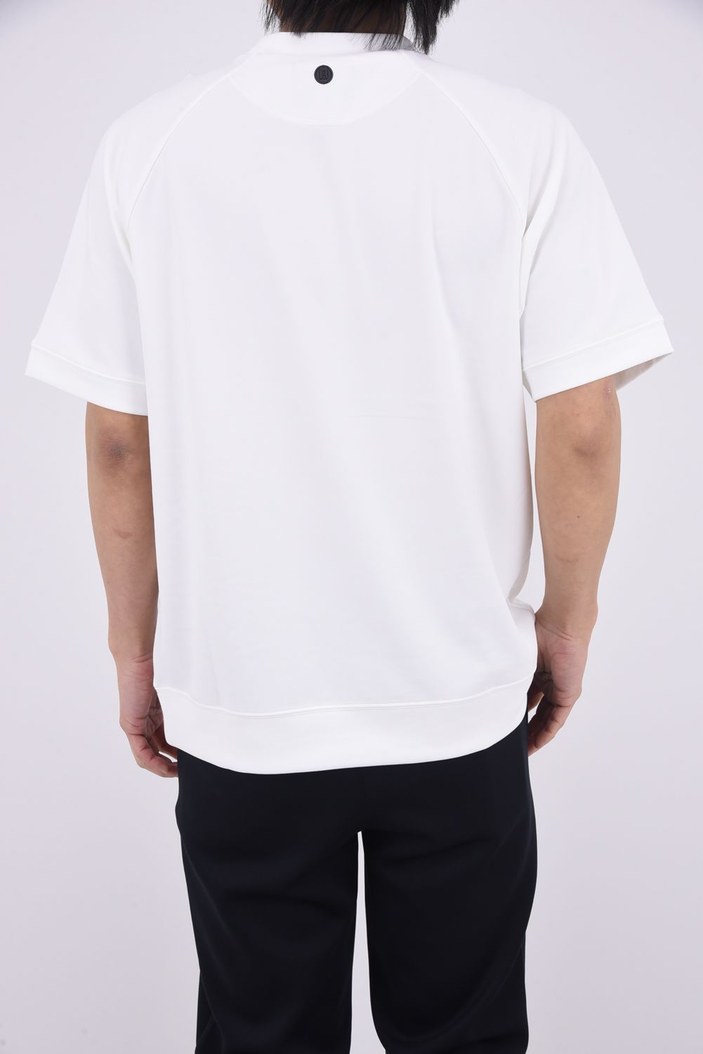 【26SS】 MEN’S COLLEGE LOGO HIGHNECK / カレッジロゴ リラックスフィット モックネックTシャツ (ホワイト)