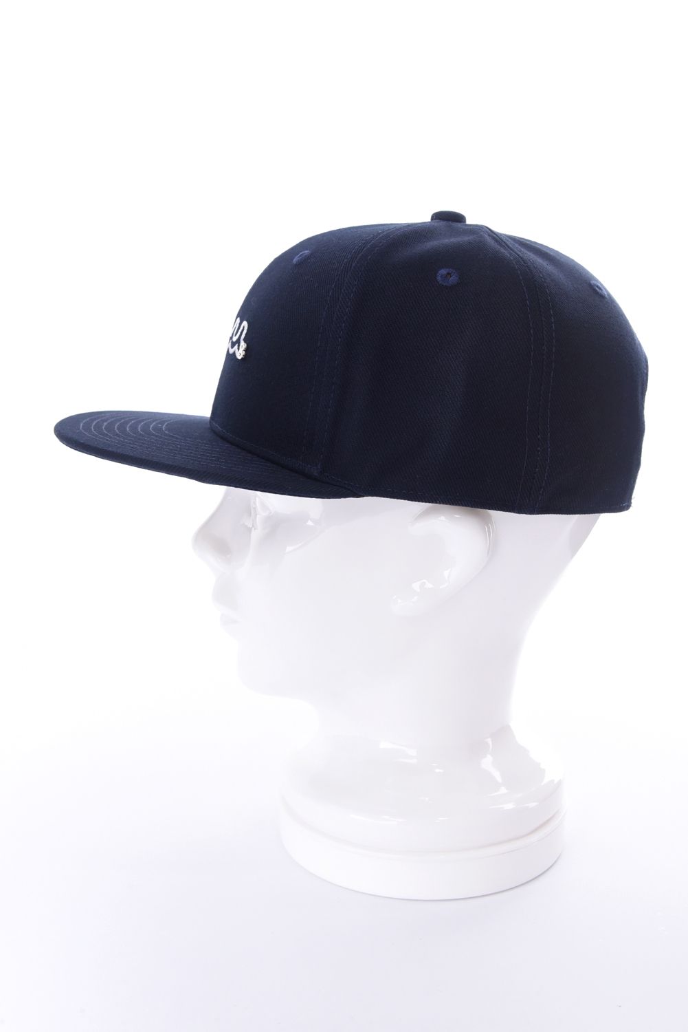 【26SS】 WAVE FLAT BILL CAP / ウェーブ刺繍 メタルロゴ フラットキャップ (ネイビー)