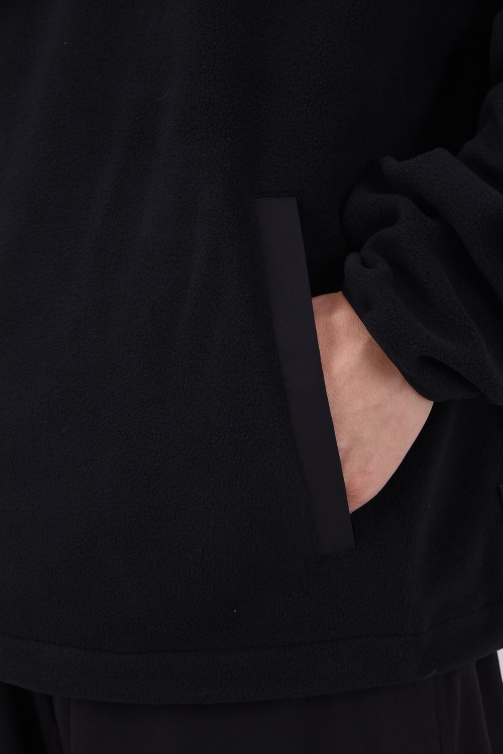 【26AW】 DVG Fleece Mock Tops / フリース素材 オーバーサイズ サイドポケット 長袖モックネックトップス (ブラック)