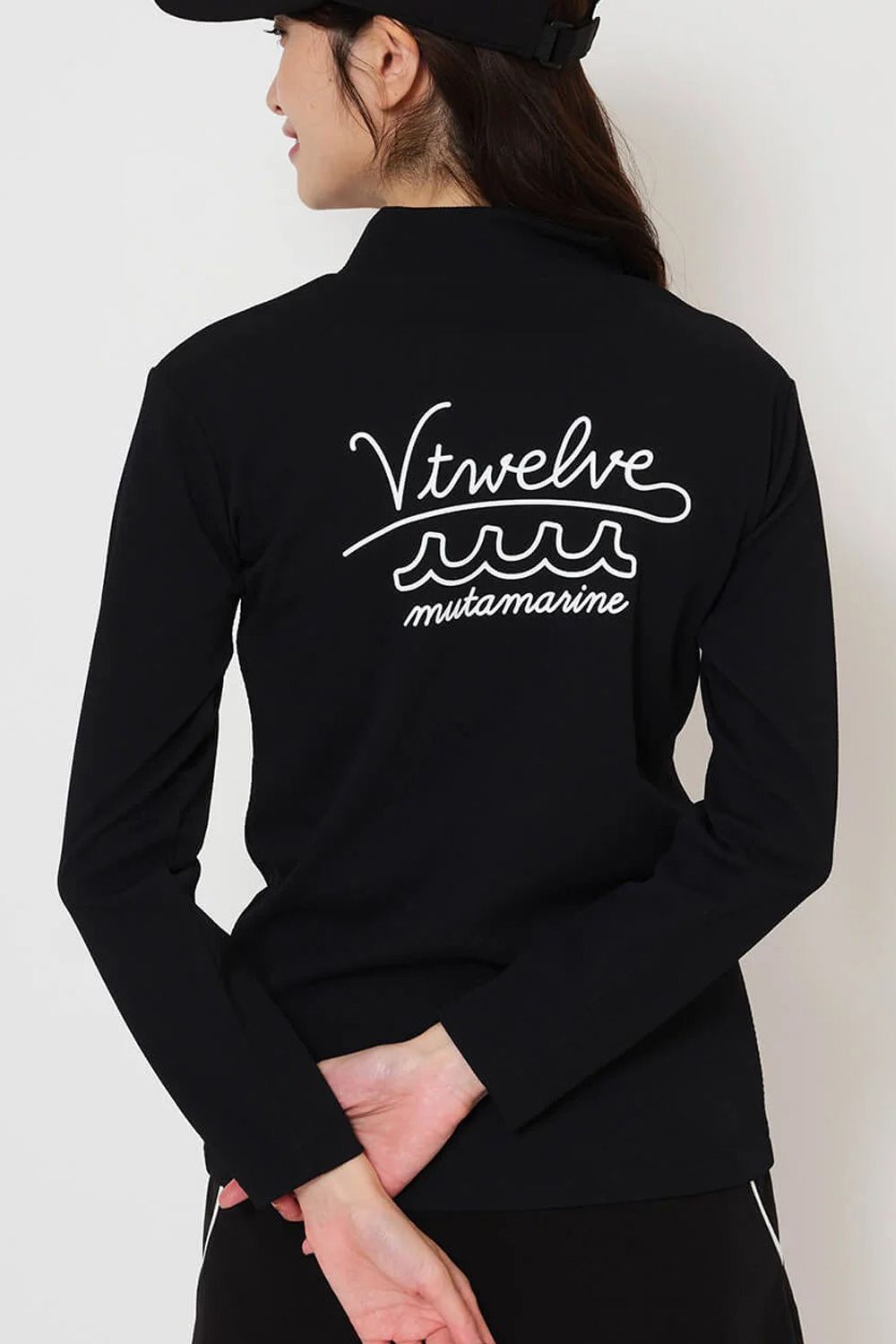 【25AW】 【レディース】 MU12 MOCK / ムータマリン ヴィトゥエルヴ コラボ モックネック Tシャツ (ブラック)