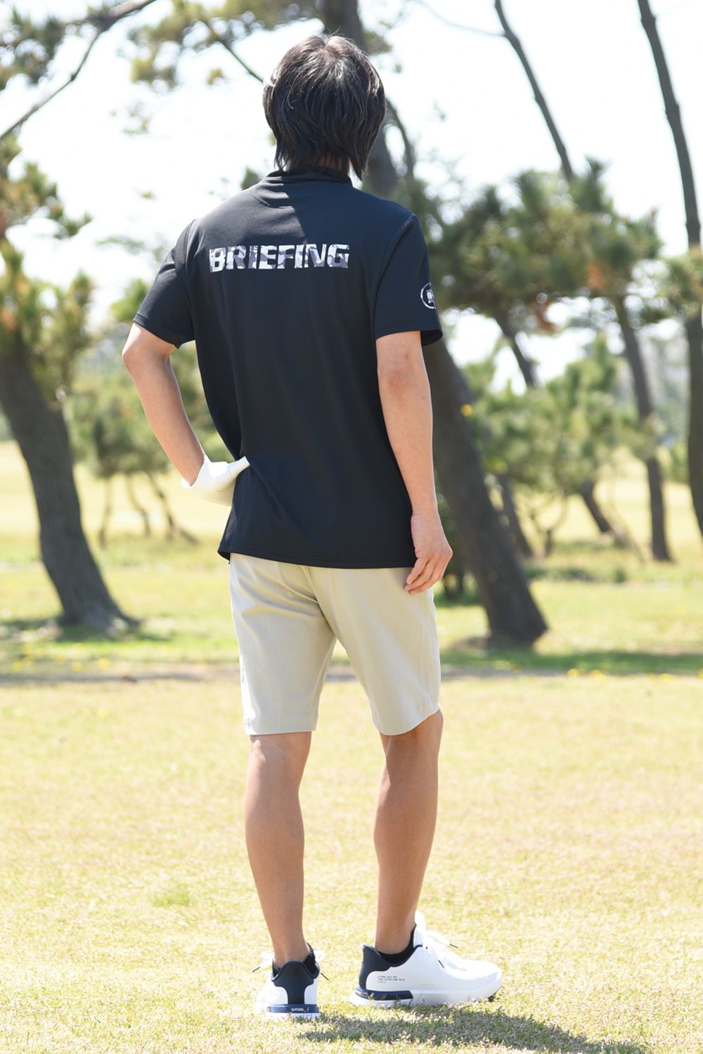 【BRIEFING GOLF】 ブラックの別注モックを使用したスタイリング
