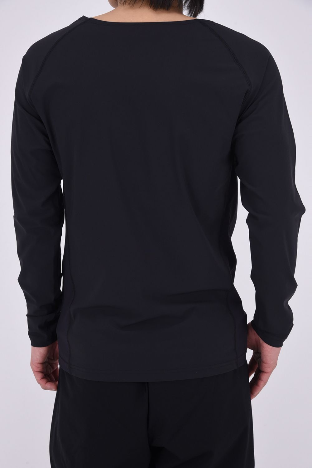 【26SS】 HEC U-NECK UV BASE LAYER / ブランドロゴ ロングスリーブ Uネック サマーインナーTシャツ (ブラック)