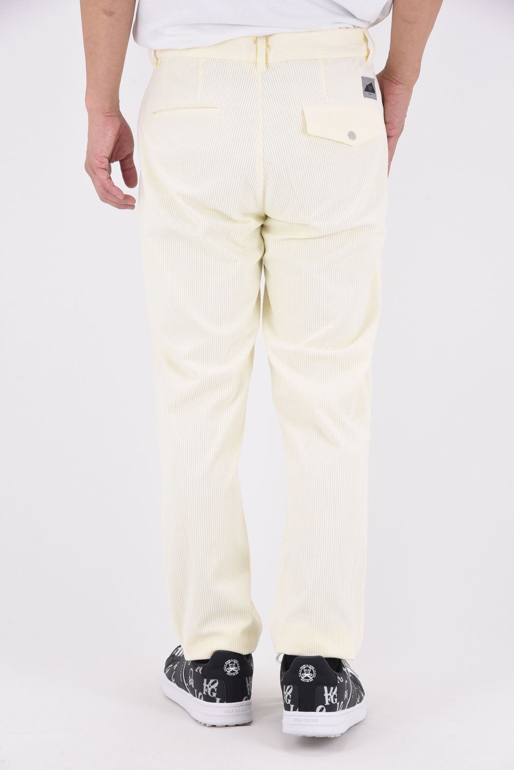 Uka Corduroy Trousers / コーデュロイ テーパードシルエット ワンタックトラウザー (アイボリー)