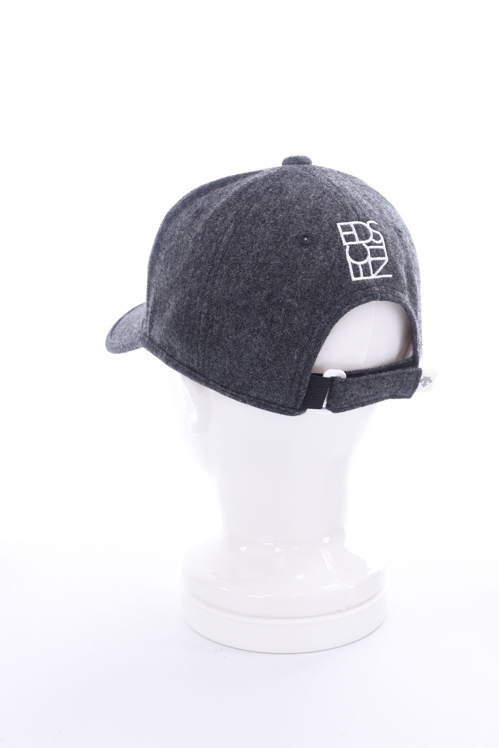 【 新品 タグ付 】DESCENTE ホワイト バイザー 黒 ロゴ ゴルフ 刺繍 デサントゴルフ DESCENTE ゴルフ PEツイルロゴサンバイザー