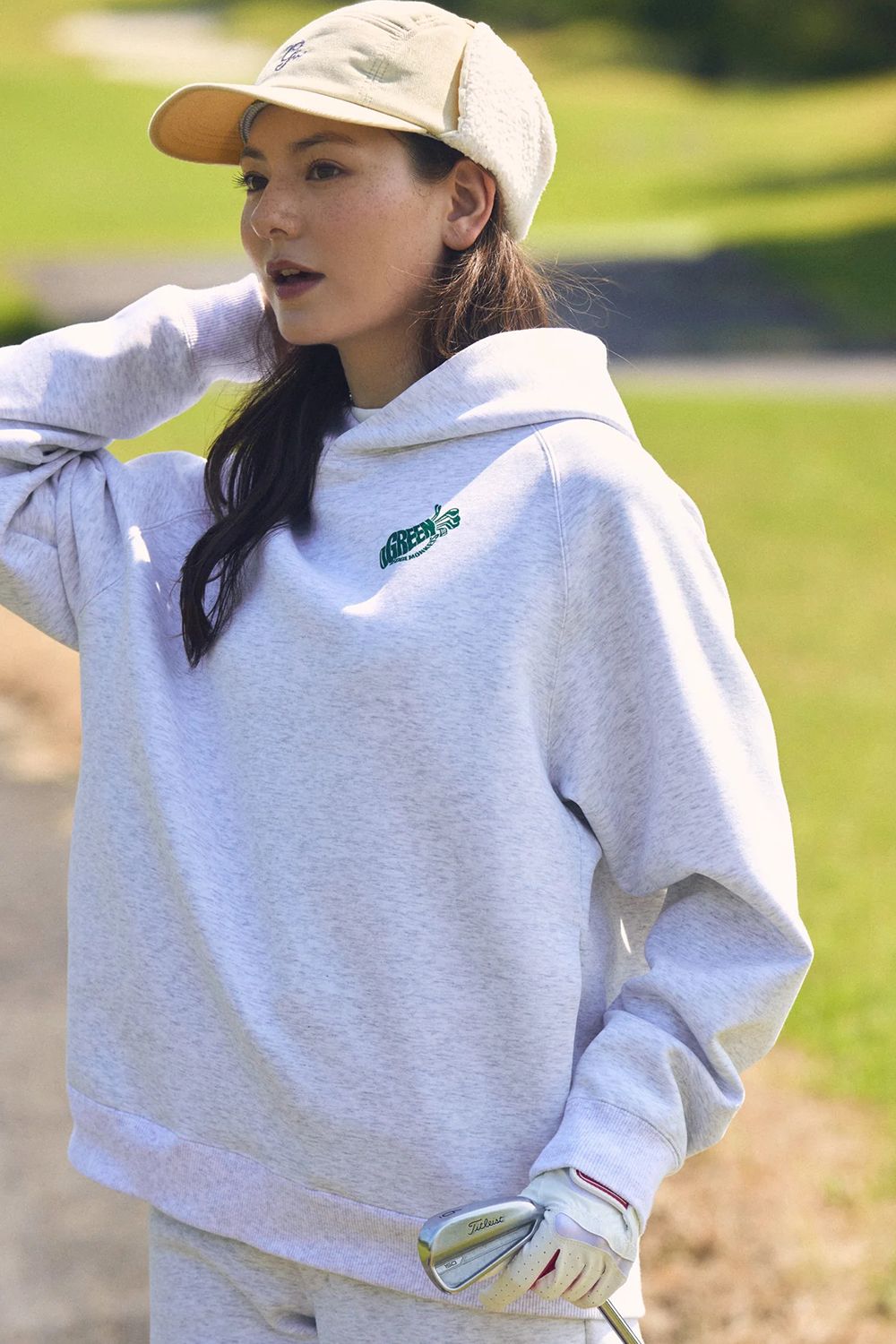 【26AW】 【ユニセックス対応】 COTTON STRETCH HOODIE / ダンボール素材 バックプリント ストレッチフーディ (グレー)