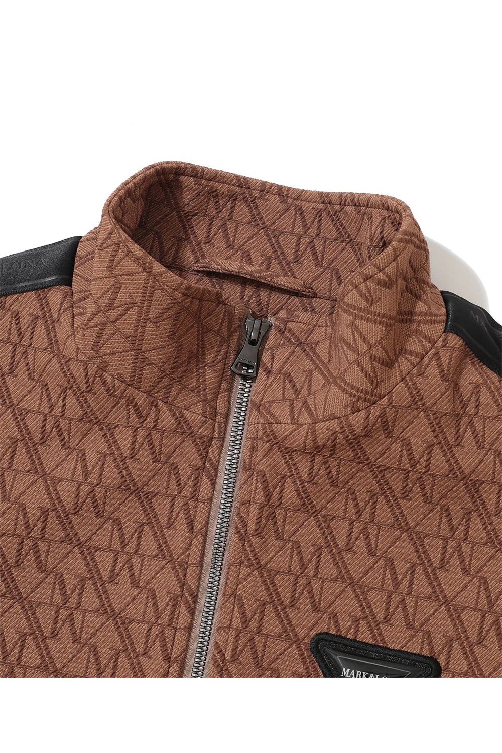 【2025AW】【CODE COLLECTION】 TPTJ / ジオメトリックジャカード サイドラインテープ トラックジャケット (ブラウン)