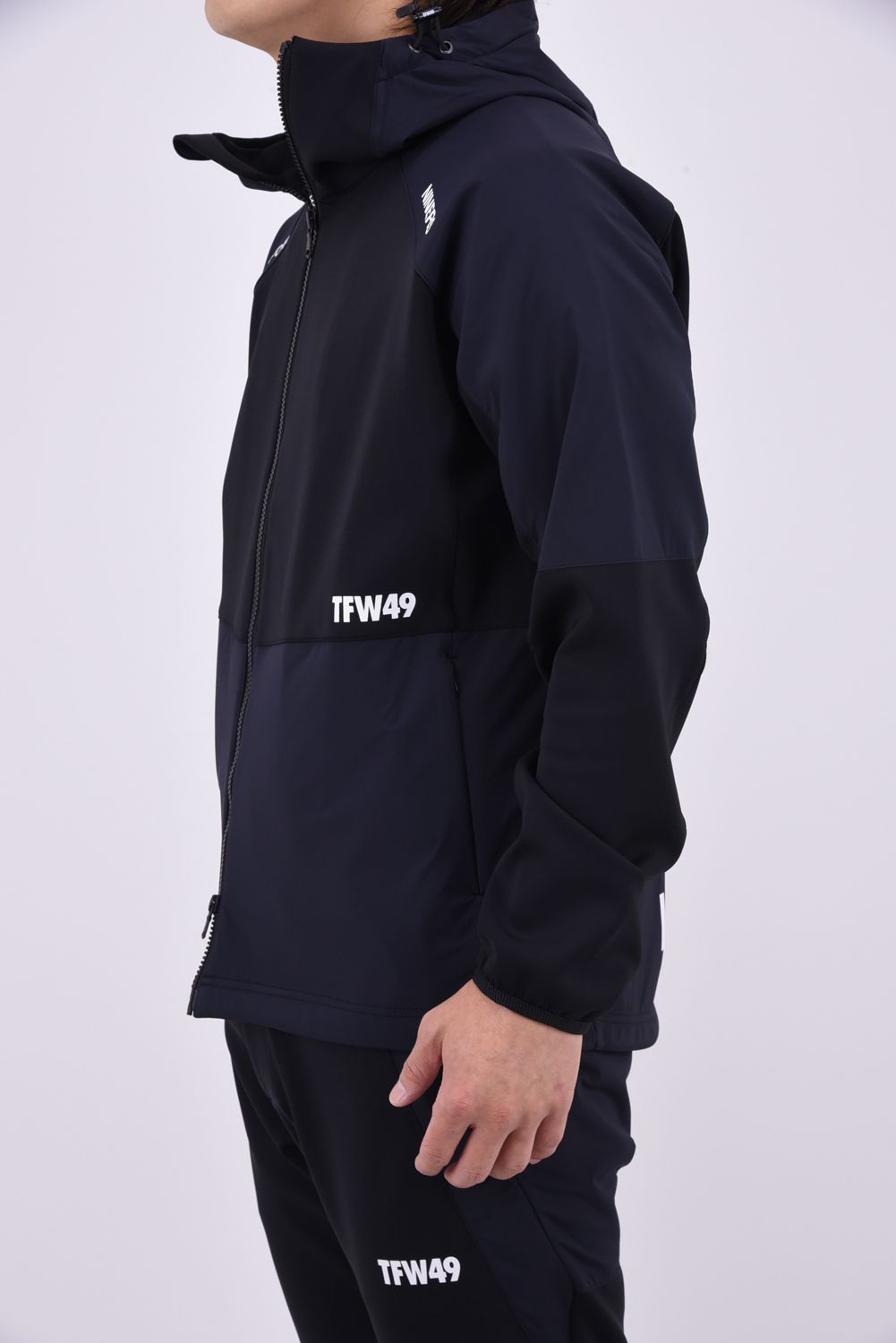 【26AW】 ACTIVE HOODED JACKET / ストレッチナイロン&ダンボールニット フーデッドジャケット (ブラック/ブラック)