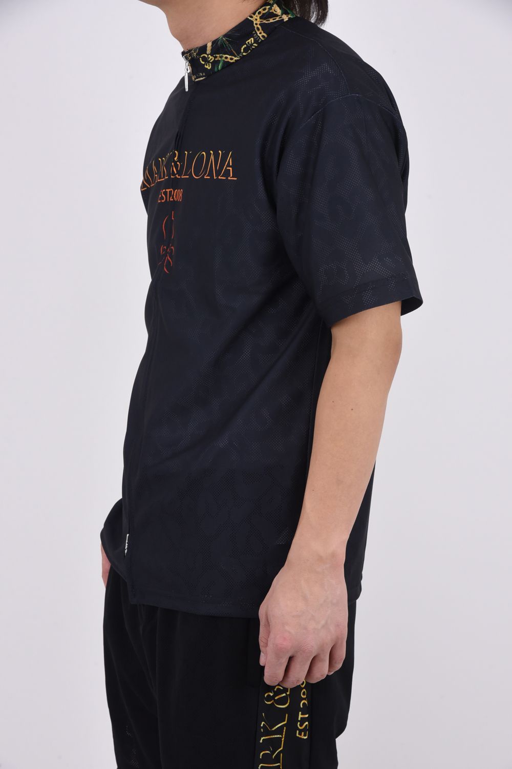【2026SS 木村拓哉さん着用 VOL.7】 FRAGMENT JACQUARD MOCK TEE / レオパードパターンメッシュ ジップアップ モックネックTシャツ (ブラック)