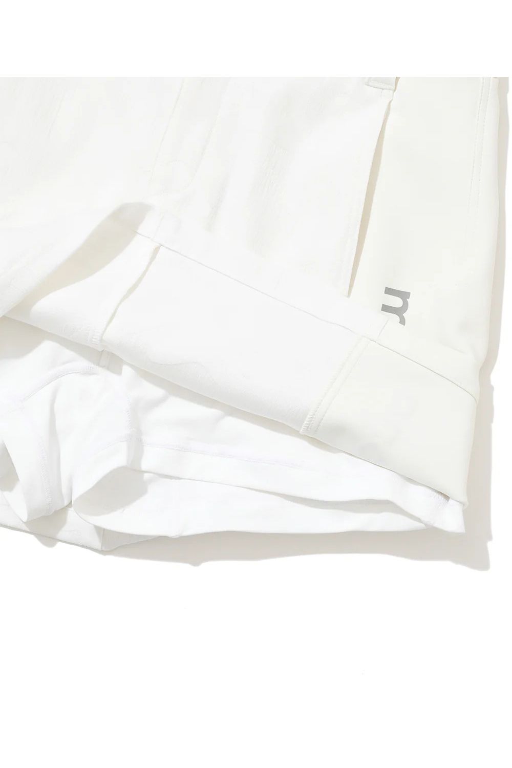 【26SS】【レディース】 GAUGE HYBRID CAMO JACQUARD SKIRT / オリジナルカモジャカード サイドロゴ スカート (インナーパンツ一体型) (ホワイト)