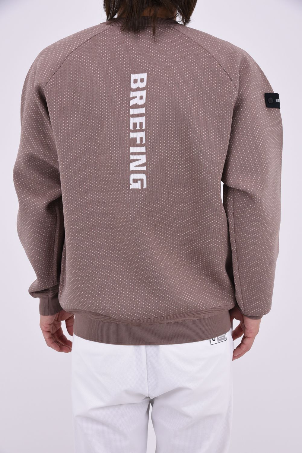 【26AW】 MEN’S BIRDS EYE KNIT CREWNECK / バーズアイパターン ブランドロゴ クルーネックニット (モカ)
