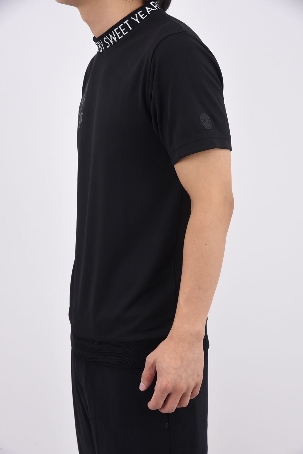 【26SS】 WAVE JQ KNIT MOCK / バックプリント モックネックTシャツ (ブラック)