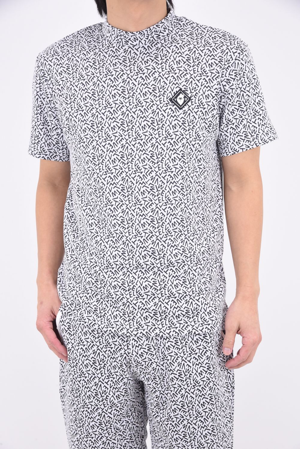 【26SS】 KH MOCK / ブランドロゴ総柄 モックネック Tシャツ (ホワイト)