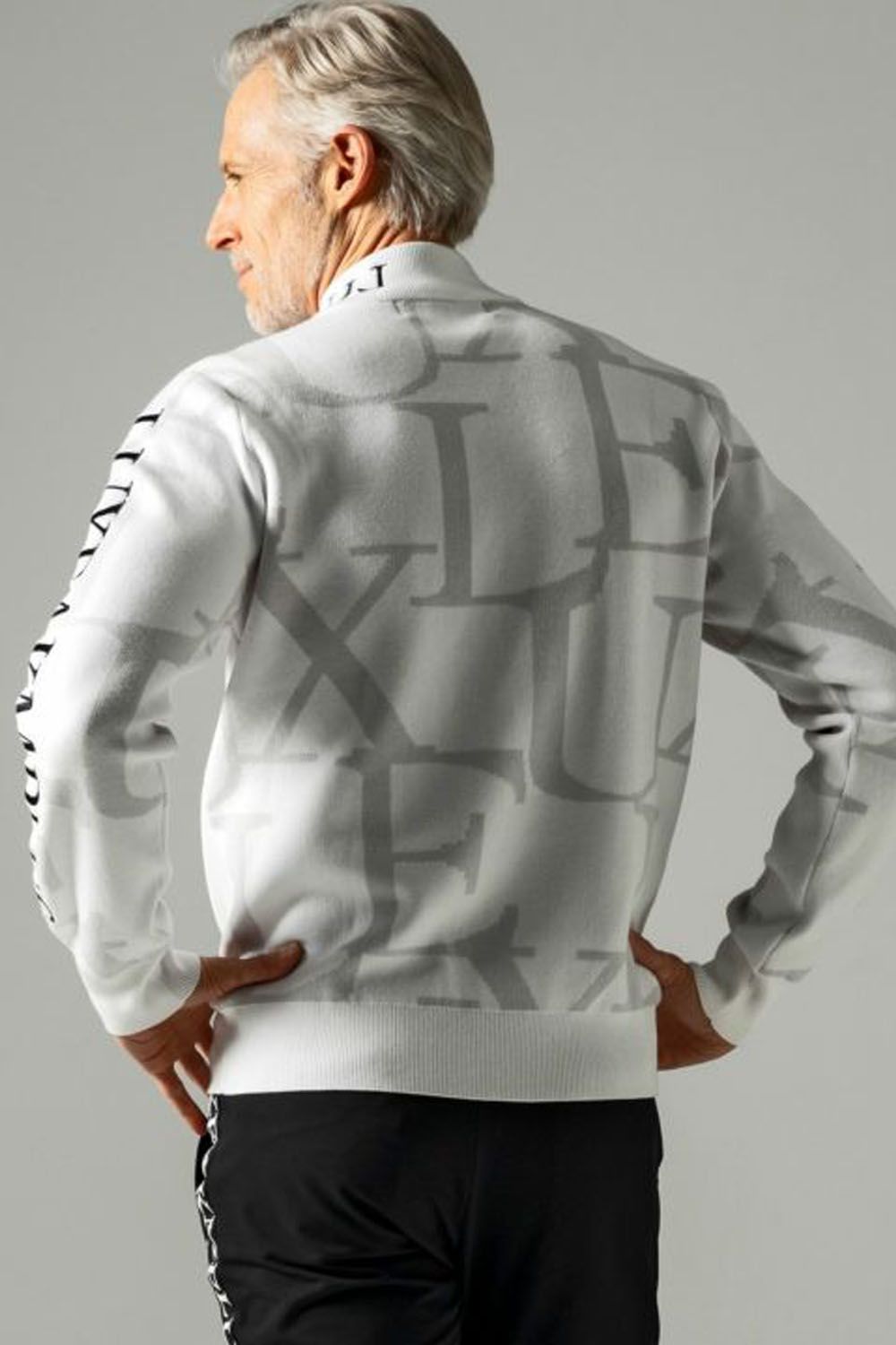 WHOLE PATTERN LOGO KNIT / ブランドロゴ 総柄 ロングスリーブ ハイネック ニット ホワイト