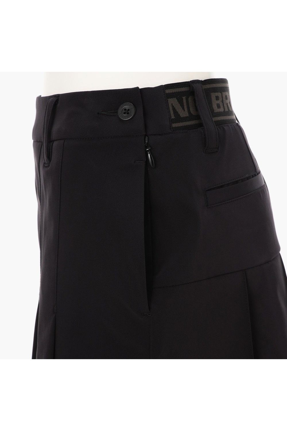 【26SS】【レディース】 WOMEN’S WR NYLON 3D LOGO PLEATED SKIRT / ナイロンストレッチ 3Dロゴ プリーツスカート (ブラック)