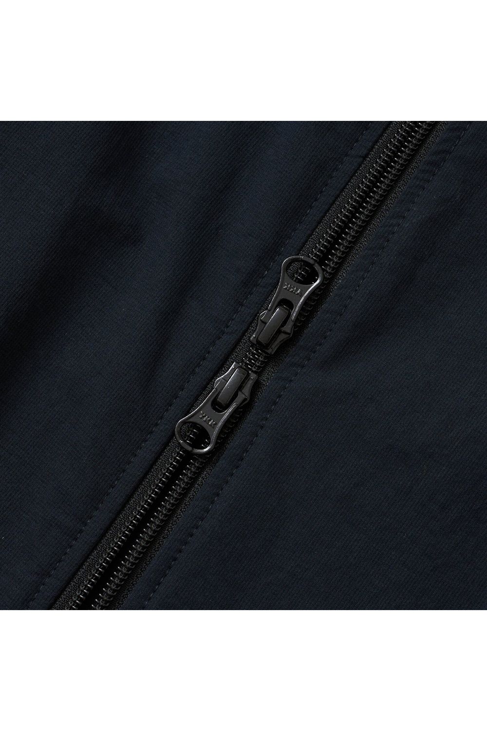 【26AW】 MOLD LOGO JKT / 高撥水生地 バックロゴ ナイロンジャケット (ブラック)