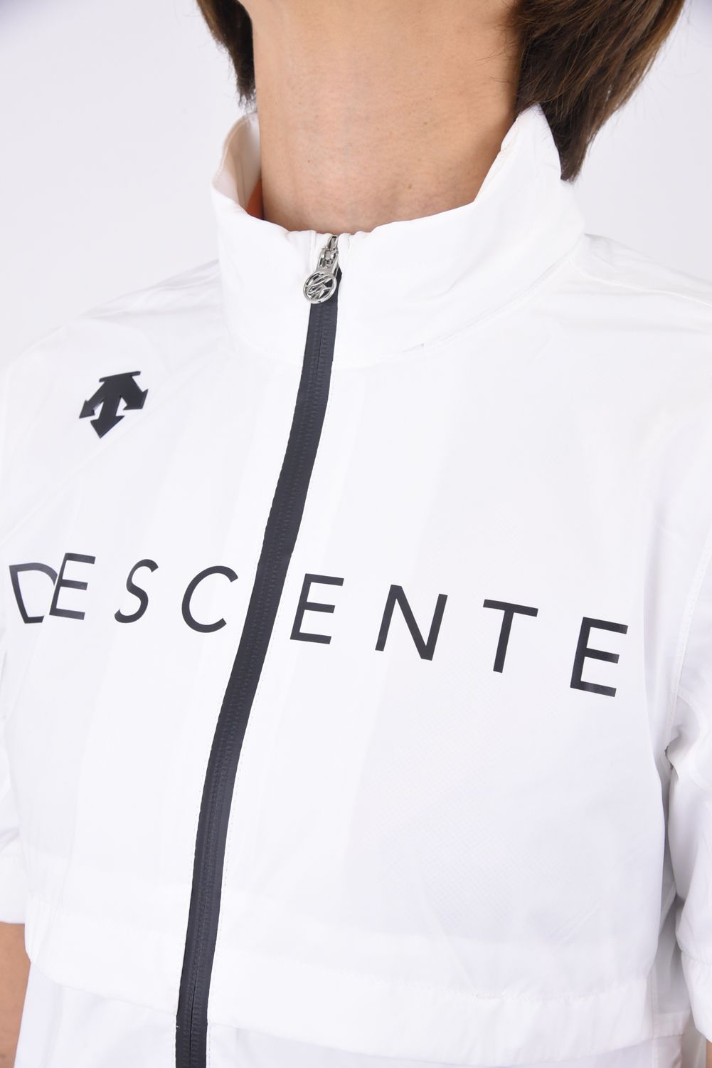 美品♡DESCENTE ゴルフ レインウェア Mサイズ ホワイト DESCENTE GOLF - 【レディース】 ナイロンストレッチ レイン