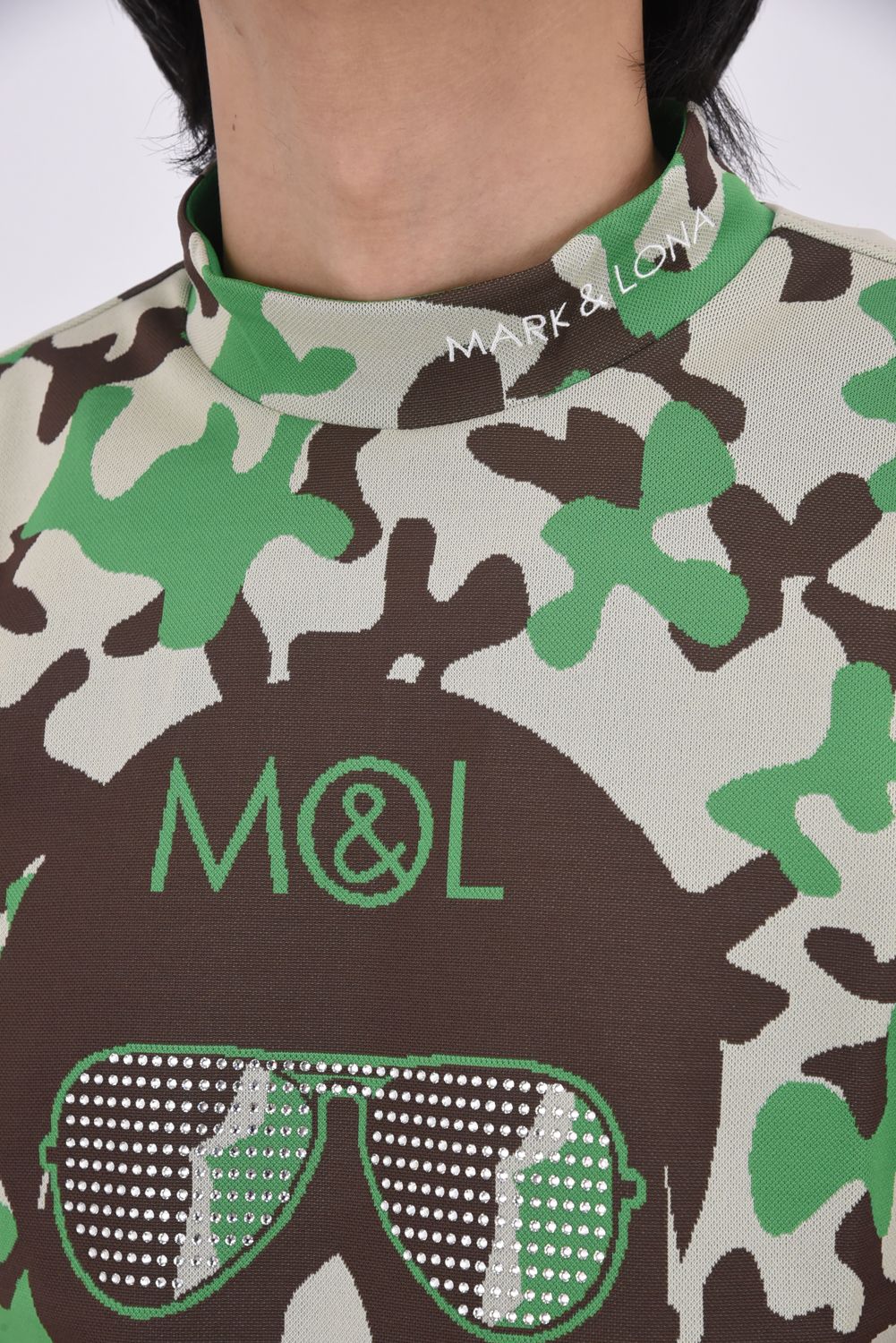 【26SS】 WHAM! SPECTRUM PERFORMANCE MOCK / ジャパンメイド カモフラスカルジャカード スワロフスキー モックネックTシャツ (グリーン)