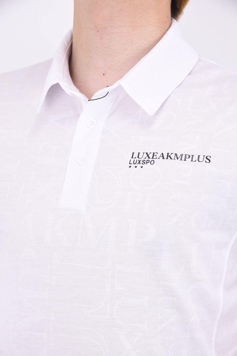 EMBOSSED PRINT POLO SHIRTS / ロゴパターン 半袖ポロシャツ ホワイト