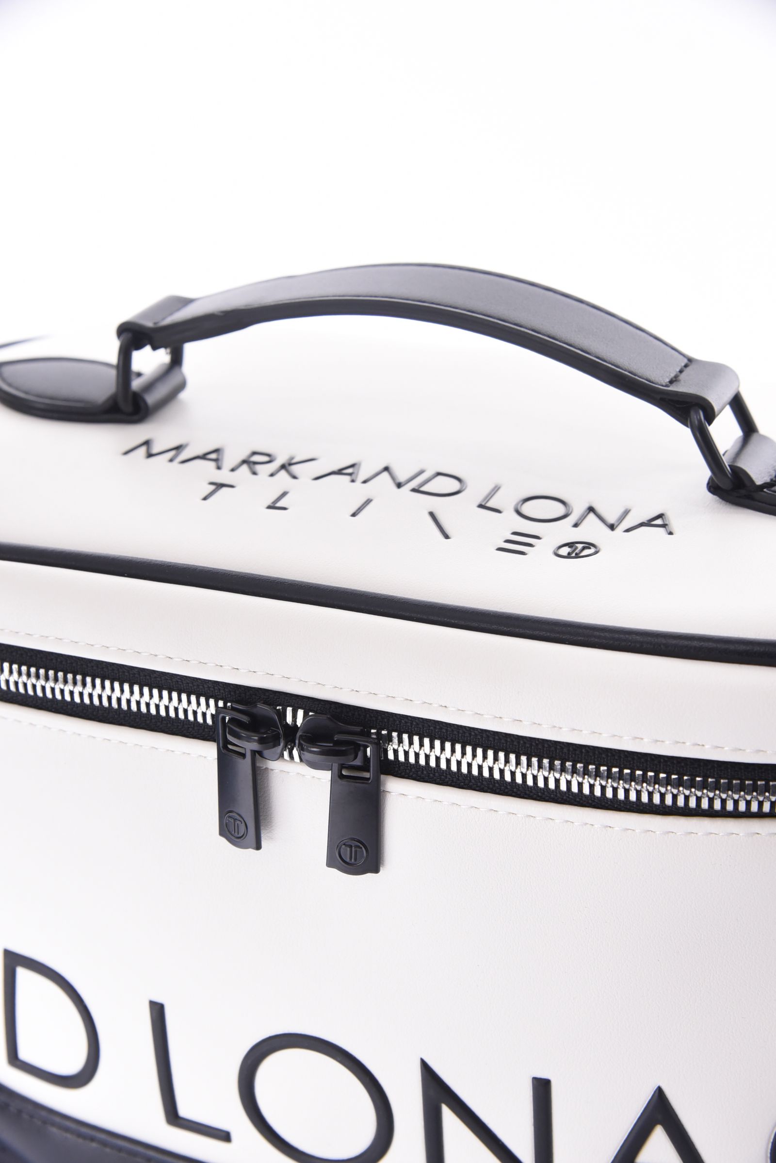 【26SS】【T-LINE】 VELOCITY VANITY BAG / モノトーン シンセティックレザー バニティバッグ (ホワイト)