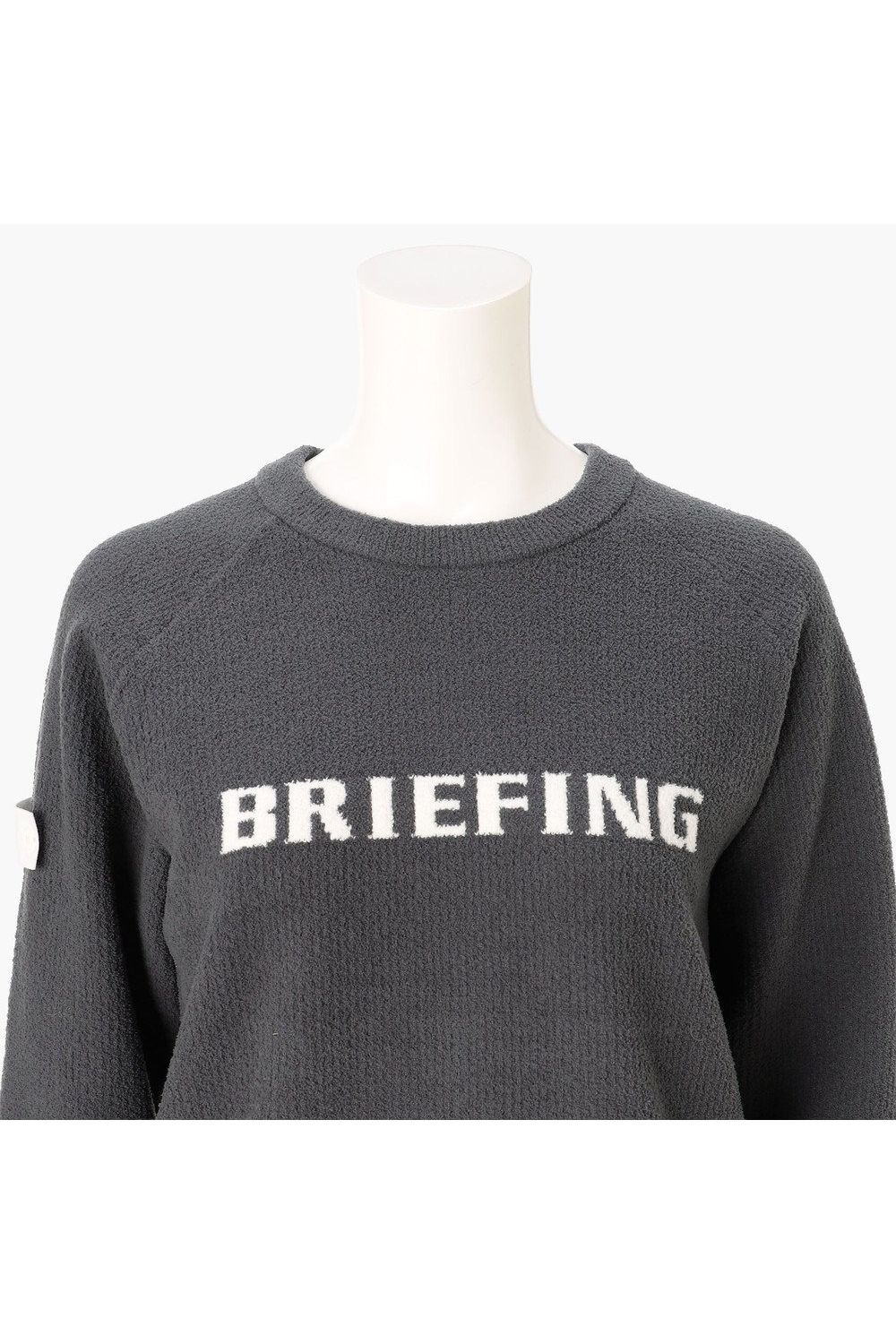 【26AW】【レディース】 WOMEN’S AIRY YARN KNIT CREWNECK / エアリーファブリック ブランドロゴ クルーネックニット (チャコール)