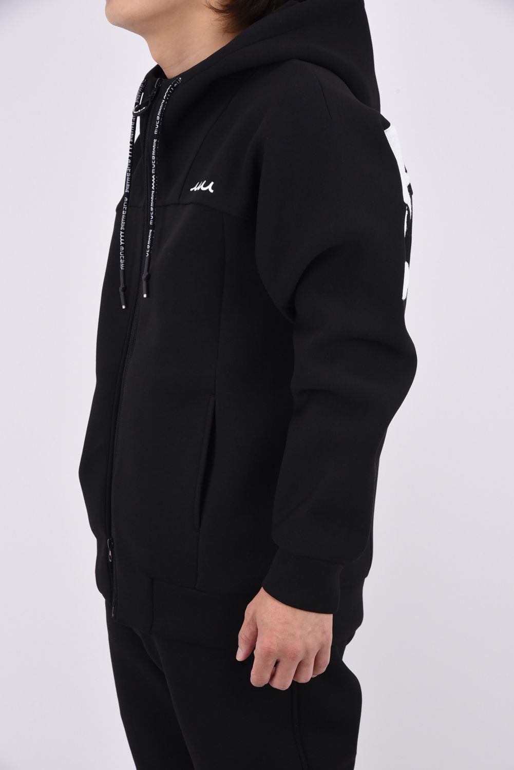 【26AW】 BONDING ZIP PARKA / ボンディング素材 BIGバックロゴ ジップアップパーカー (ブラック)