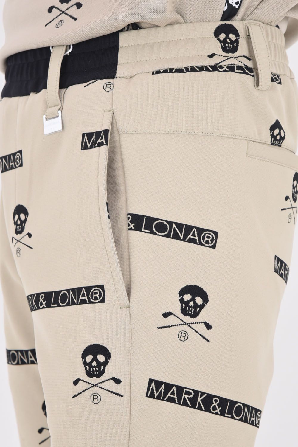 新品 MARK&LONA Mercury Tech メタリックロゴ ショーツ 新品 MARK&LONA Mercury Tech メタリックロゴ ショーツ