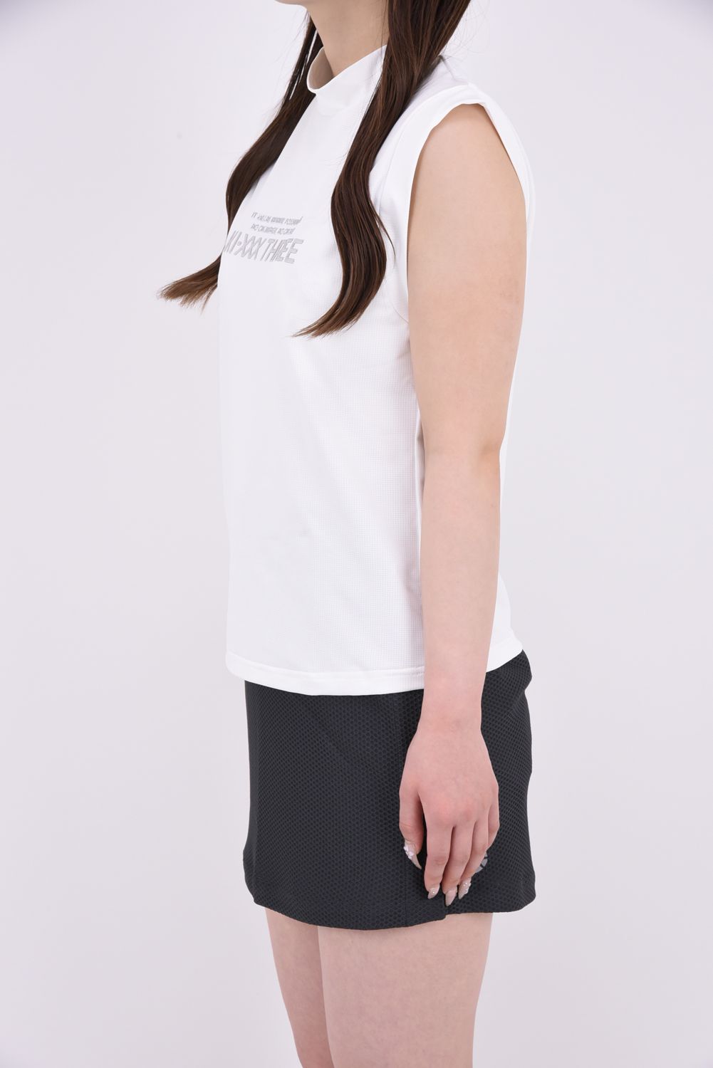 【ポイント10倍】 【26SS】【レディース】 DOT MESH NS MOCK TEE / ドットメッシュ生地 3Dブランドロゴ ノースリーブ モックネックTシャツ (ホワイト)