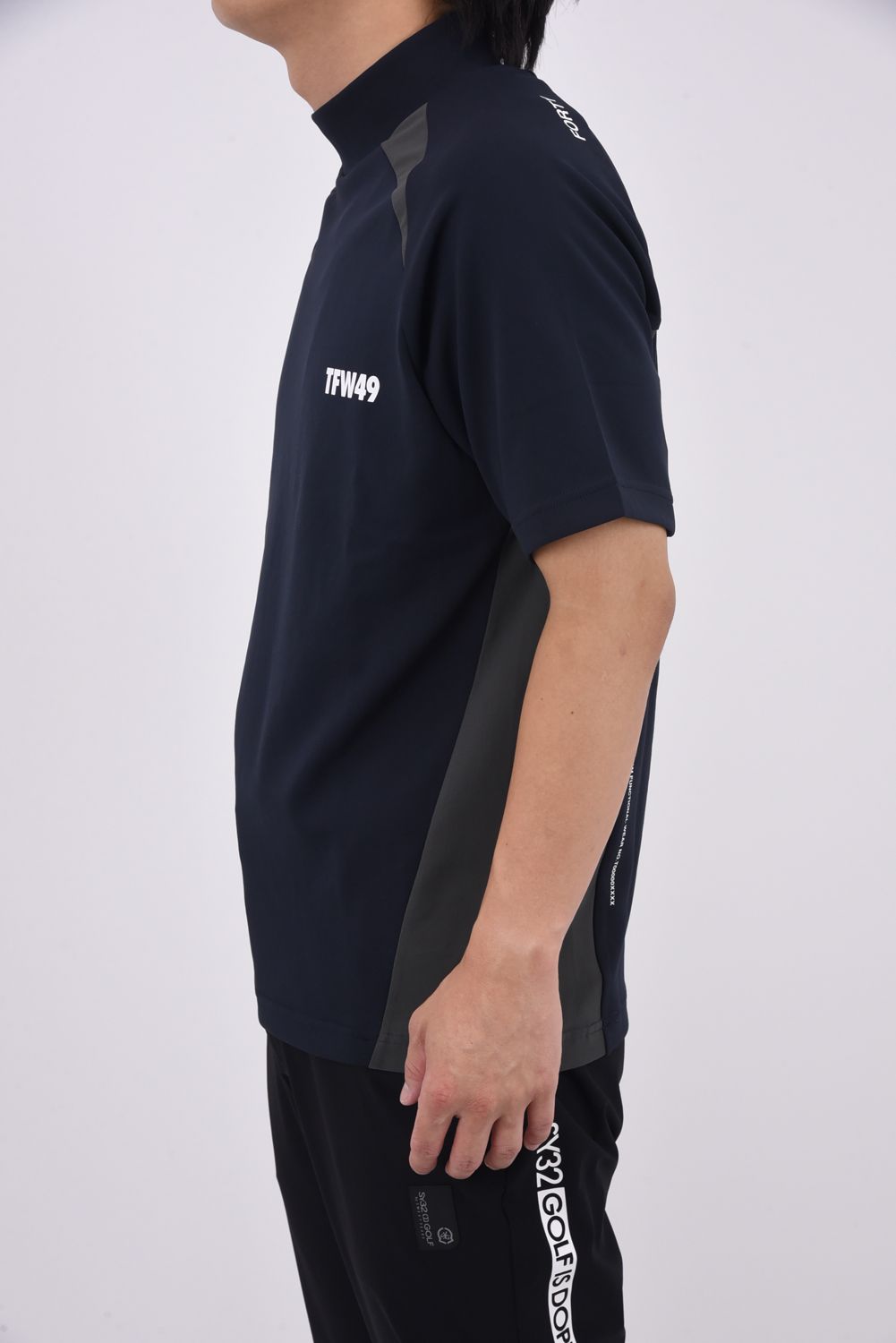 【25AW】 SIDE PANEL SHORT SLEEVE MOCKNECK / ダンボールニット バイカラー モックネックTシャツ (ブラック)