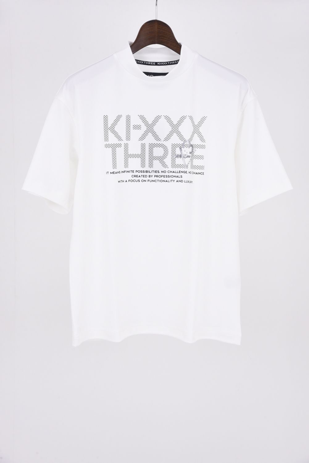 KI-XXX THREE - 【25SS】【ユニセックス】 T-SHIRTS / フロント