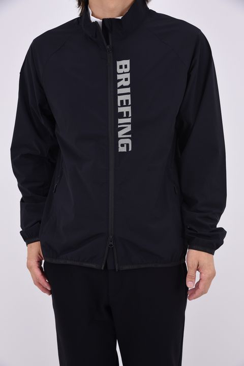 【26AW】 MEN’S WIND BLOUSON / 4WAYストレッチタフタ ブランドロゴ スタンドカラー ジップアップブルゾン (ブラック)