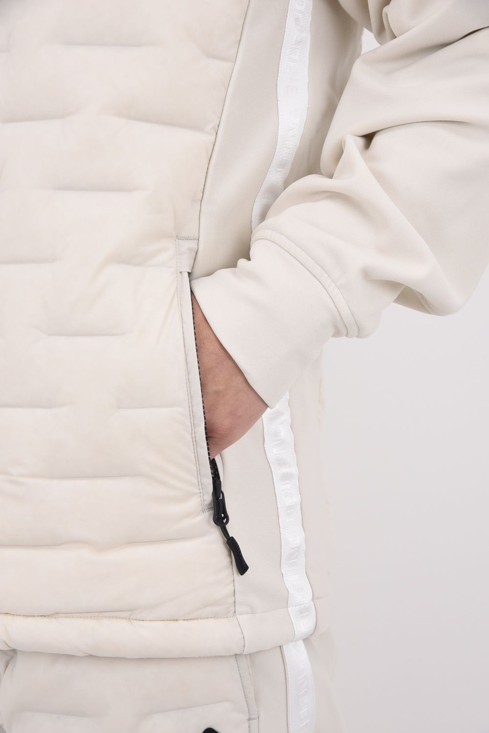 【25AW】 MEN'S HYBRID DOWN PARKA / ストレッチタフタ ダイヤモンドロゴ ハイブリッドダウンジップパーカー (ベージュ)